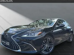 Schwarz Gebraucht 2024 Lexus ES300H Limousine | 41.950 € (Guter Preis)