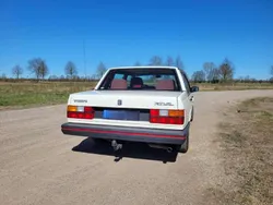Weiß Gebraucht 1989 Volvo 740 Limousine | 7.500 €