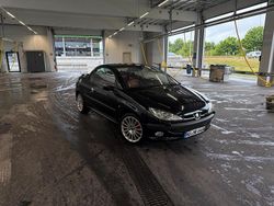 Schwarz Gebraucht 2002 Peugeot 206 CC Cabrio | 1.499 € (Fairer Preis)