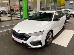 White (metallic) Gebraucht 2021 Skoda Octavia First Edition Kombi | 27.881 €