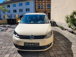 Beige Gebraucht 2012 VW Touran Van / Kleinbus | 2.600 € (Superpreis)