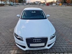 Weiß Gebraucht 2011 Audi A4 Ambiente Limousine | 6.500 € (Guter Preis)