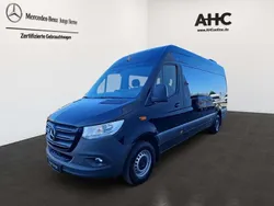 Obsidianschwarz metallic Gebraucht 2023 Mercedes Sprinter Van | 59.381 €