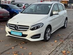 Weiß Gebraucht 2017 Mercedes B180 Edition Van / Kleinbus | 17.290 € (Guter Preis)