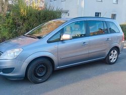 Grau Gebraucht 2009 Opel Zafira Van / Kleinbus | 2.200 € (Guter Preis)