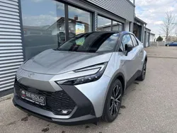 Shimmering silver metallic Neu 2025 Toyota C-HR SUV | 37.890 € (Etwas zu teuer)