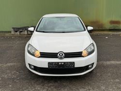 Weiß Gebraucht 2011 VW Golf VI Trendline Kleinwagen | 3.590 €