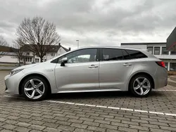 Cosmic silber 1j6 Gebraucht 2021 Toyota Corolla Team Kombi | 23.970 € (Guter Preis)