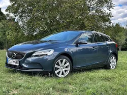 Blau Gebraucht 2016 Volvo V40 Inscription Kombi | 11.500 € (Fairer Preis)