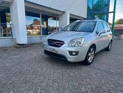 Silber Gebraucht 2007 Kia Carens Van / Kleinbus | 1.200 € (Fairer Preis)