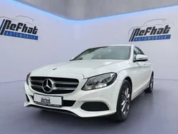Weiß Gebraucht 2016 Mercedes C180 Limousine | 19.400 € (Fairer Preis)