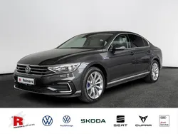 Grau Gebraucht 2020 VW Passat GTE Limousine | 29.989 € (Teuer)