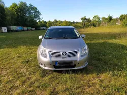 Grau Gebraucht 2011 Toyota Avensis Kombi | 6.750 €
