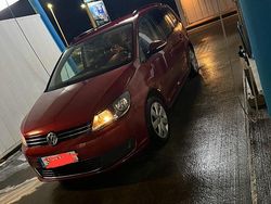 Rot Gebraucht 2014 VW Touran Van / Kleinbus | 8.000 € (Guter Preis)