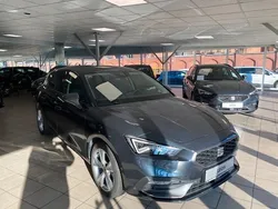Grau Gebraucht 2024 Seat Leon FR Limousine | 27.490 € (Guter Preis)