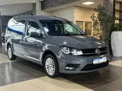 Grau Gebraucht 2020 VW Caddy Maxi Design Van / Kleinbus | 21.400 € (Fairer Preis)