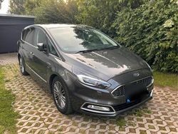 Grau Gebraucht 2017 Ford S-MAX Vignale Van / Kleinbus | 16.490 € (Fairer Preis)