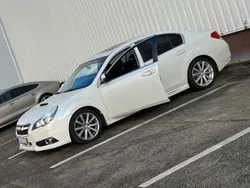 Weiß Gebraucht 2012 Subaru Legacy Active Limousine | 5.600 €