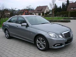 Grau Gebraucht 2025 Mercedes E250 Limousine | 18.500 €