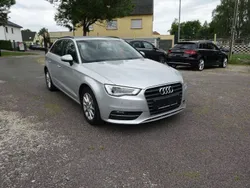 Silber Gebraucht 2014 Audi A3 Sportback Attraction Limousine | 12.999 € (Etwas zu teuer)