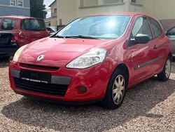 Rot Gebraucht 2012 Renault Clio IV Kleinwagen | 2.500 € (Guter Preis)
