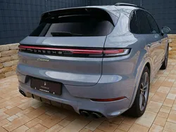 Grau Gebraucht 2024 Porsche Cayenne SUV | 94.890 € (Guter Preis)