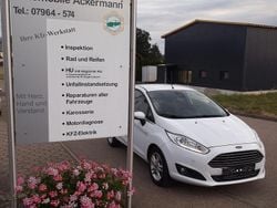 Weiß Gebraucht 2015 Ford Fiesta Titanium Kleinwagen | 3.900 € (Superpreis)