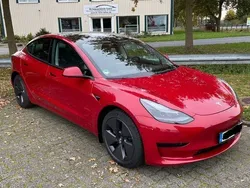 Rot Gebraucht 2021 Tesla Model 3 Standard Range Limousine | 23.990 € (Guter Preis)