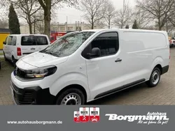 Weiss Neu 2025 Opel Vivaro Van | 31.535 € (Etwas zu teuer)