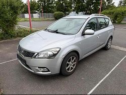 Silber Gebraucht 2010 Kia Ceed Kleinwagen | 2.400 € (Guter Preis)