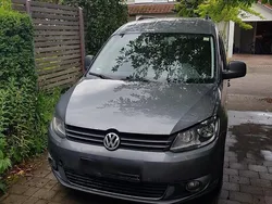 Grau Gebraucht 2011 VW Caddy Van / Kleinbus | 5.500 € (Etwas zu teuer)