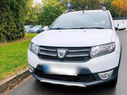 Weiß Gebraucht 2014 Dacia Sandero Stepway Kleinwagen | 6.300 € (Fairer Preis)