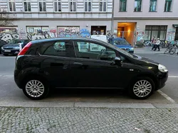 Schwarz Gebraucht 2010 Fiat Punto Kleinwagen | 2.000 €