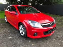 Rot Gebraucht 2009 Opel Astra GTC OPC Coupé | 3.649 € (Superpreis)