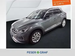 Indiumgrau metallic Gebraucht 2024 VW T-Roc Style SUV | 27.990 € (Superpreis)