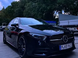 Schwarz Gebraucht 2019 Mercedes A220 AMG line Limousine | 22.990 € (Fairer Preis)