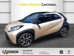 Ginger beige metallic/ night sky black Neu 2025 Toyota Aygo Kleinwagen | 18.990 €