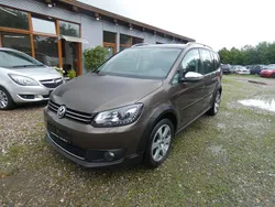Braun Gebraucht 2011 VW Touran Cross Van / Kleinbus | 8.499 € (Fairer Preis)