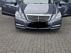 Grau Gebraucht 2011 Mercedes E220 Kombi | 6.950 € (Fairer Preis)