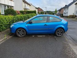 Blau Gebraucht 2005 Ford Focus Trend Limousine | 550 € (Superpreis)