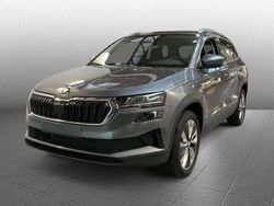 Grau (graphitegrau metallic) Gebraucht 2024 Skoda Karoq Selection SUV | 29.890 € (Guter Preis)