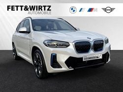 Mineralweiss metallic Gebraucht 2024 BMW iX3 M Sport SUV | 50.800 € (Guter Preis)