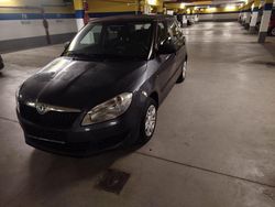 Grau Gebraucht 2012 Skoda Fabia Ambition Limousine | 3.590 € (Fairer Preis)