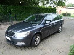 Grau Gebraucht 2011 Skoda Octavia Ambiente Kombi | 5.200 € (Fairer Preis)