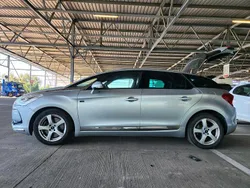Grün Gebraucht 2015 Citroën DS5 Kleinwagen | 8.990 €