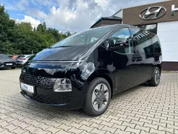 Abyss black / mic Gebraucht 2024 Hyundai Staria Trend Van | 46.995 €