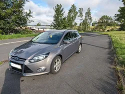 Grau Gebraucht 2012 Ford Focus Titanium Kombi | 4.000 € (Fairer Preis)