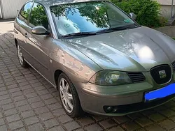 Grau Gebraucht 2005 Seat Ibiza Kleinwagen | 1.549 € (Etwas zu teuer)