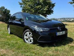 Schwarz Gebraucht 2021 VW Golf VIII Life Kombi | 20.299 € (Fairer Preis)