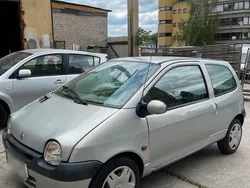 Silber Gebraucht 2001 Renault Twingo Kleinwagen | 2.300 € (Etwas zu teuer)